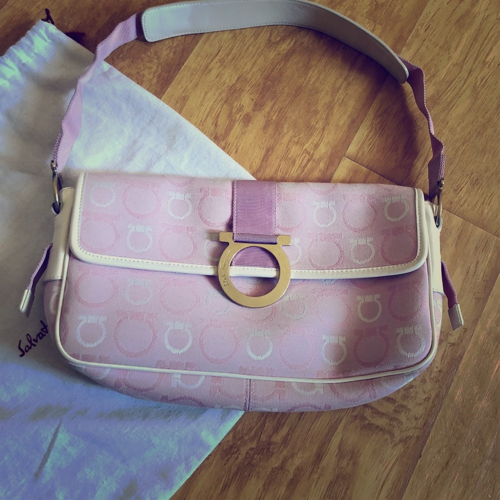 SALVATORE FERRAGAMO- 100% authentic Gancio pink